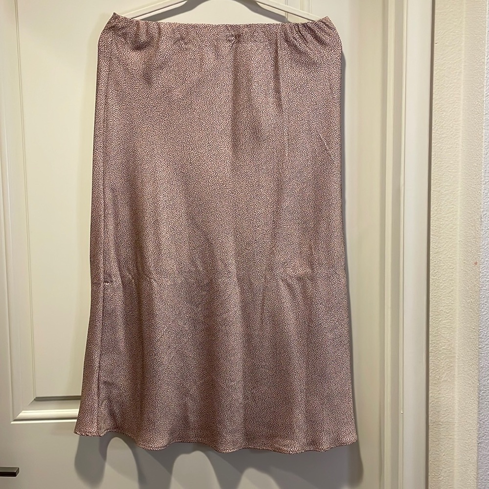 midi textured Adianna Papell skirt in size S pink with black dots